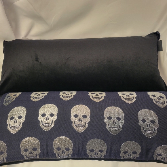 caldeira Other - Caldeira Black, Navy and Silver Skull Accent Pillow New Rare